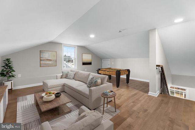 32 WEST ST, Bordentown, NJ 08505