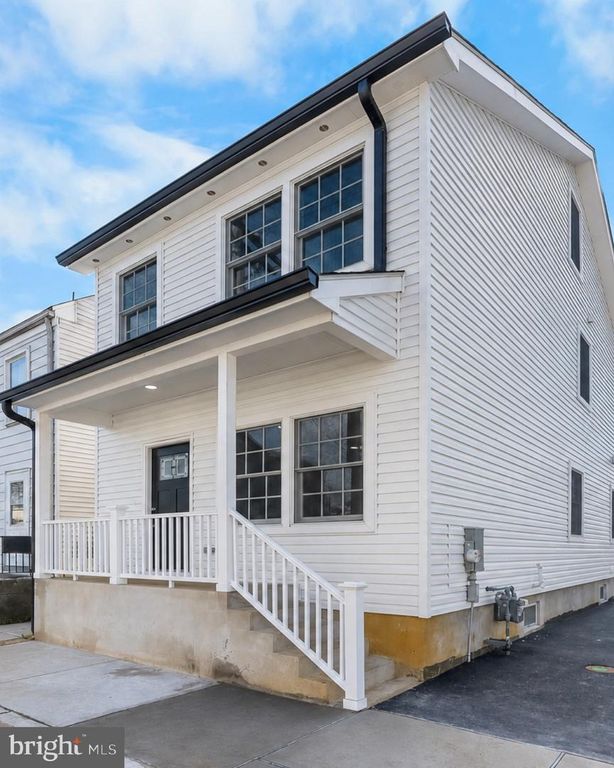 32 WEST ST, Bordentown, NJ 08505
