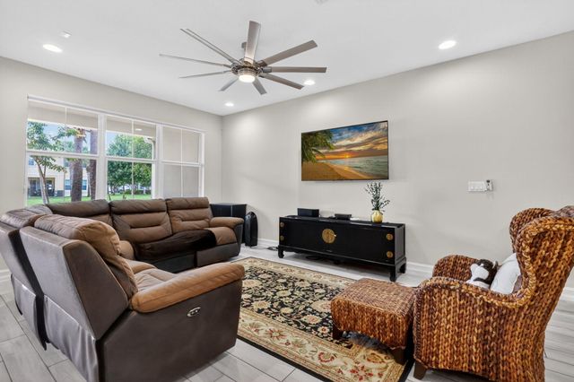 11945 Park Central, Royal Palm Beach, FL 33411