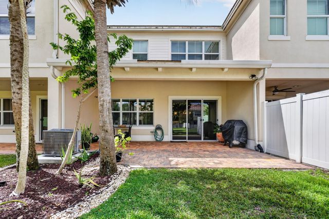 11945 Park Central, Royal Palm Beach, FL 33411