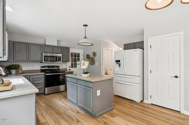 102 Canyon Run, Cary, NC 27513