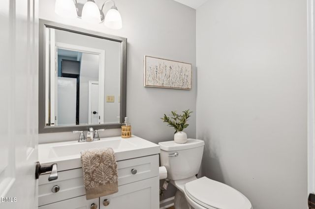 102 Canyon Run, Cary, NC 27513