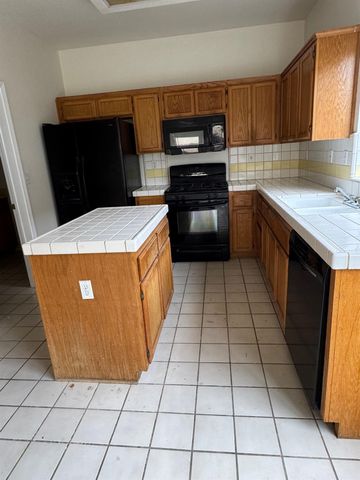 9129 Redwater Dr, Antelope, CA 95843