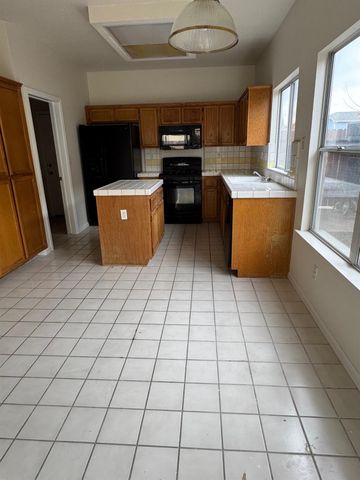 9129 Redwater Dr, Antelope, CA 95843