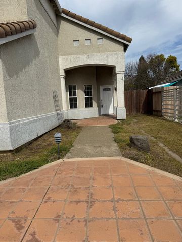 9129 Redwater Dr, Antelope, CA 95843