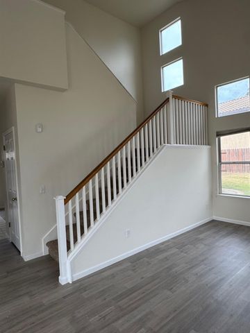 9129 Redwater Dr, Antelope, CA 95843