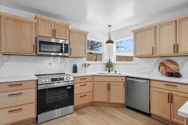 360 Reclining Acres Road, Corrales, NM 87048