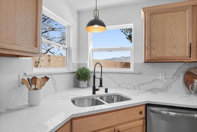 360 Reclining Acres Road, Corrales, NM 87048