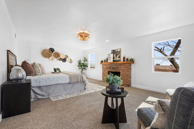 360 Reclining Acres Road, Corrales, NM 87048