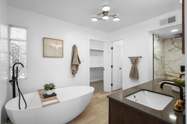 360 Reclining Acres Road, Corrales, NM 87048