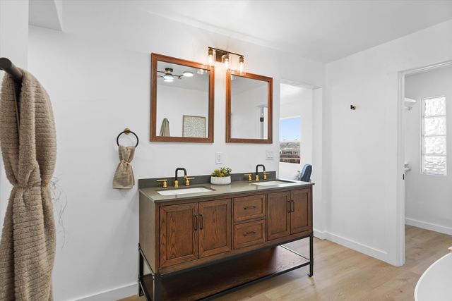 360 Reclining Acres Road, Corrales, NM 87048