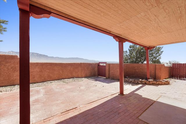 360 Reclining Acres Road, Corrales, NM 87048