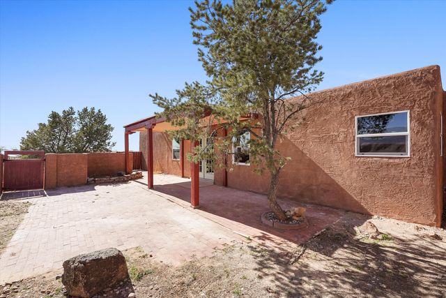 360 Reclining Acres Road, Corrales, NM 87048