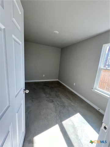 1200 N 8th Street, Killeen, TX 76541