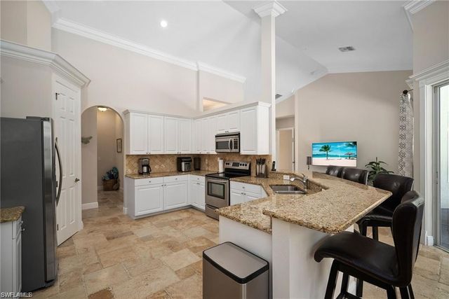 8884 Mustang Island CIR, Naples, FL 34113