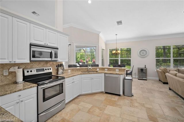 8884 Mustang Island CIR, Naples, FL 34113