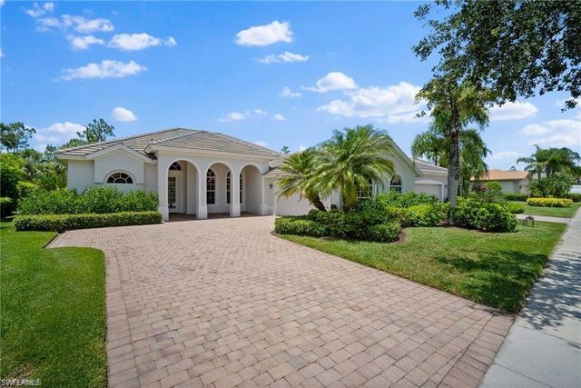 8884 Mustang Island CIR, Naples, FL 34113