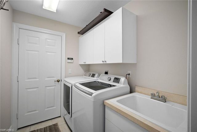 8884 Mustang Island CIR, Naples, FL 34113