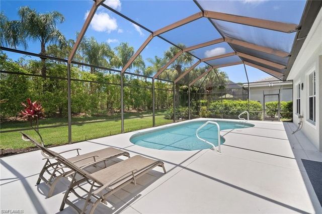 8884 Mustang Island CIR, Naples, FL 34113