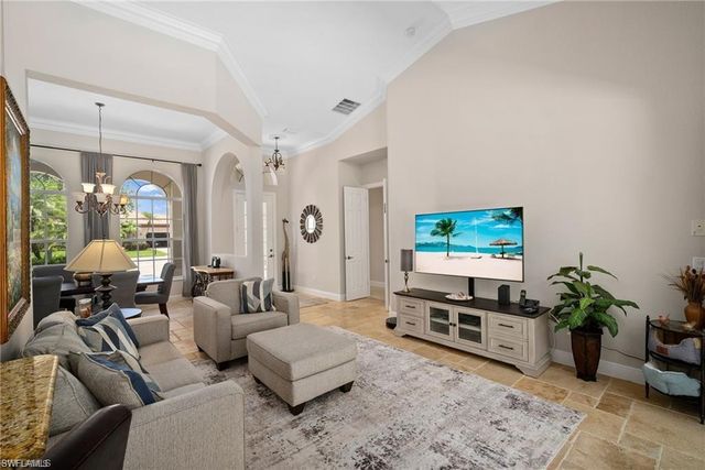 8884 Mustang Island CIR, Naples, FL 34113