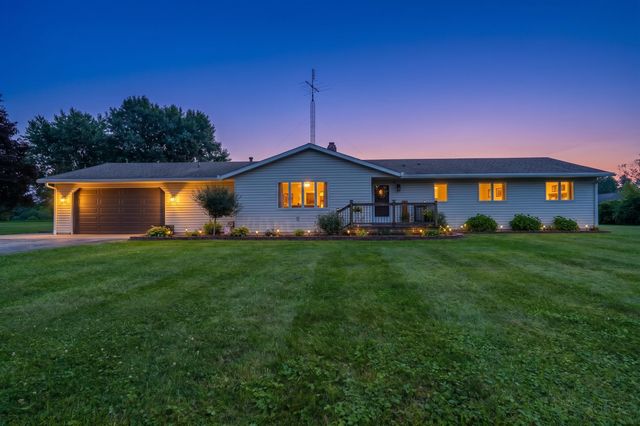 13639 S Three Oaks Road, Chikaming Twp, MI 49125