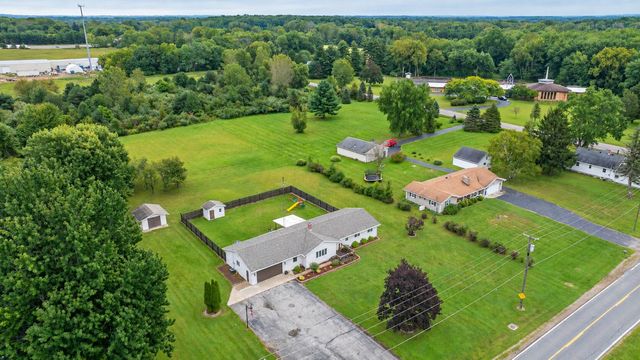 13639 S Three Oaks Road, Chikaming Twp, MI 49125