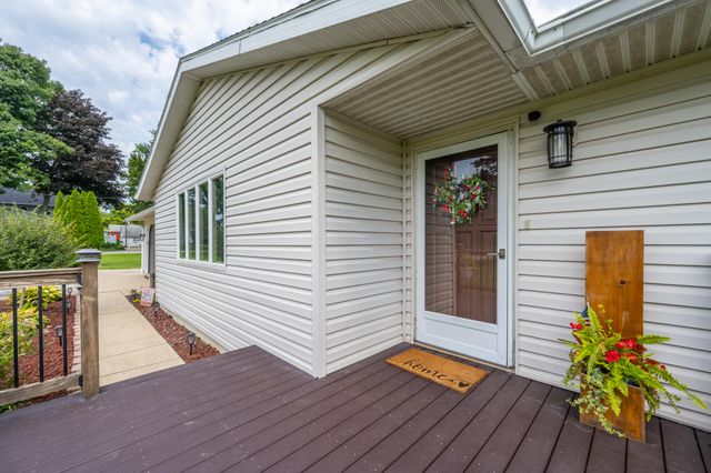 13639 S Three Oaks Road, Chikaming Twp, MI 49125
