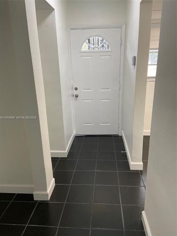 2820 NE 201st Ter F107, Aventura, FL 33180