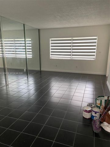 2820 NE 201st Ter F107, Aventura, FL 33180