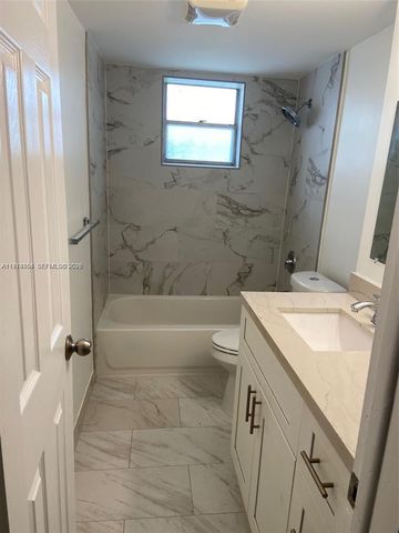 2820 NE 201st Ter F107, Aventura, FL 33180