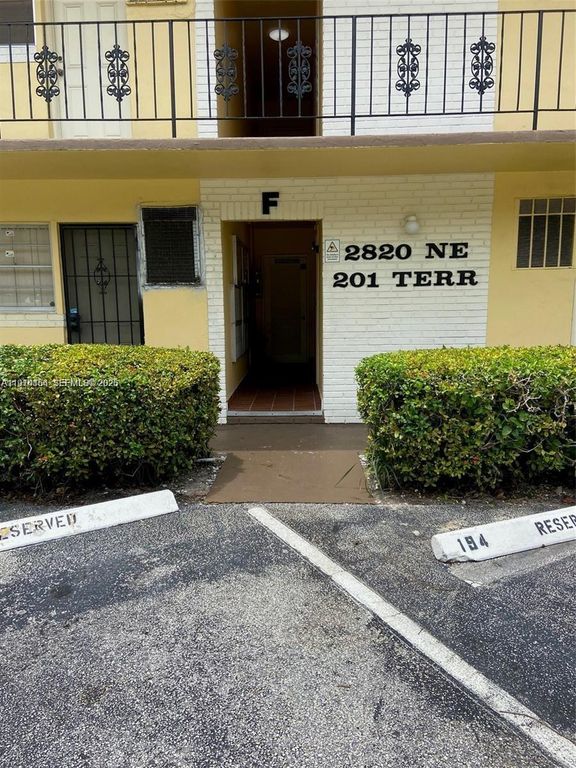 2820 NE 201st Ter F107, Aventura, FL 33180