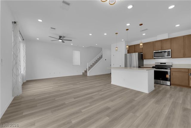 10239 Estancia Hill Street, Las Vegas, NV 89141