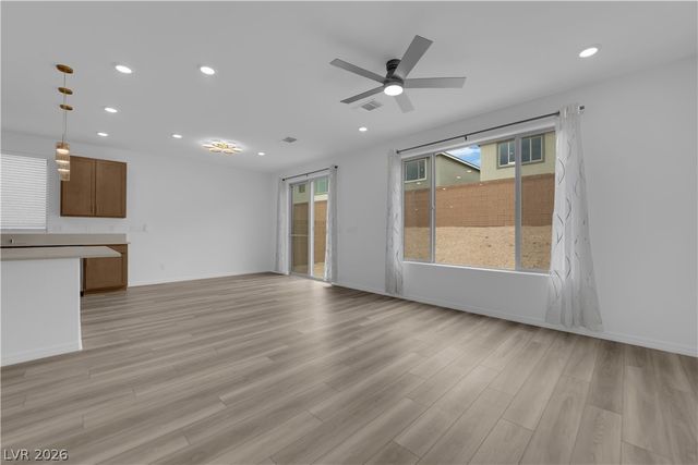 10239 Estancia Hill Street, Las Vegas, NV 89141