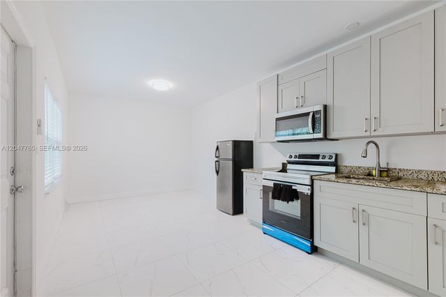 2621 SW 12th Terrace B, Fort Lauderdale, FL 33315