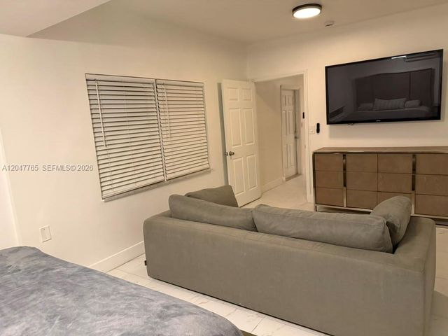 2621 SW 12th Terrace B, Fort Lauderdale, FL 33315