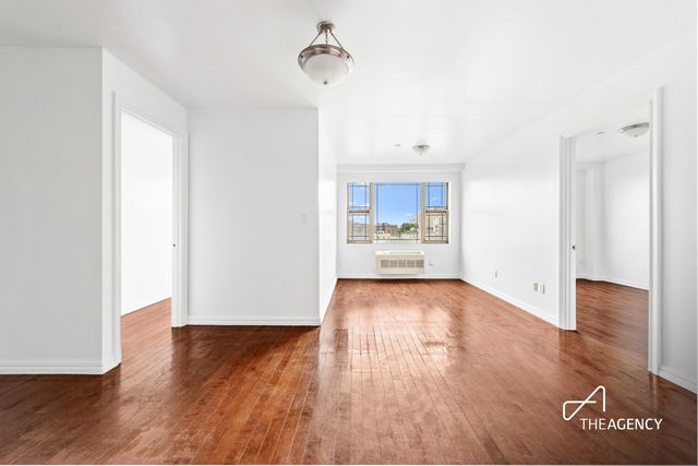 4040 75th St Apt 6E, New York City, NY 11373