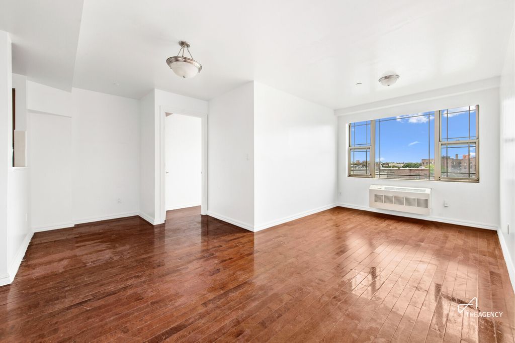 4040 75th St Apt 6E, New York City, NY 11373