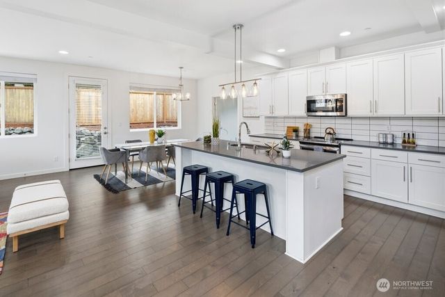 16431 Sylvester Road SW, Burien, WA 98166