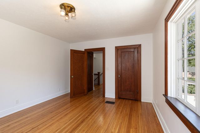 924 S Pickwick Avenue, Springfield, MO 65804