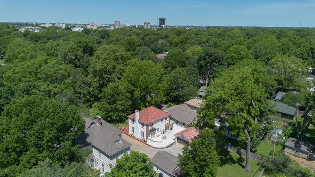 924 S Pickwick Avenue, Springfield, MO 65804