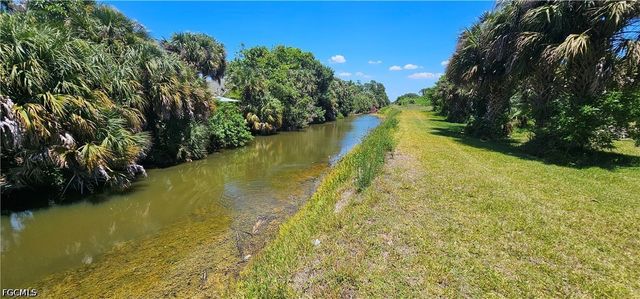 815 Porter ST E, Lehigh Acres, FL 33974