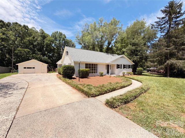 11932 Idlewild Road, Matthews, NC 28105