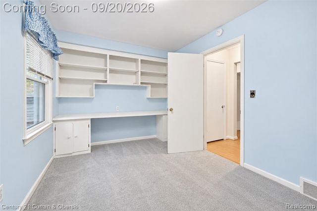 21945 Wildwood Street, Dearborn, MI 48128
