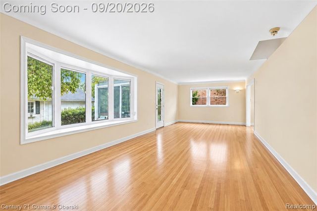 21945 Wildwood Street, Dearborn, MI 48128
