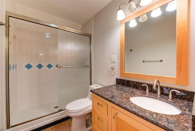 1016 Applewood Drive, Friendswood, TX 77546