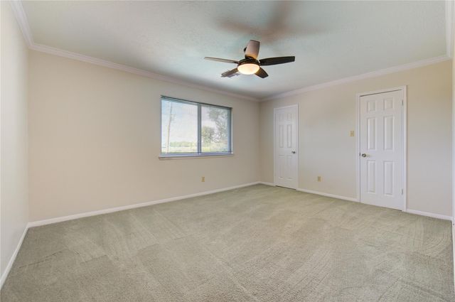 1016 Applewood Drive, Friendswood, TX 77546