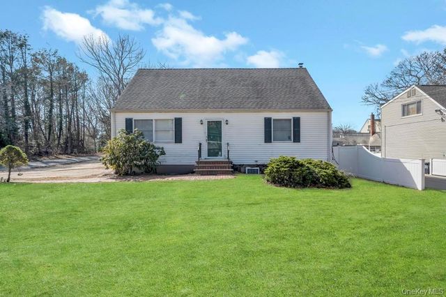 532 Park Avenue, Centereach, NY 11720