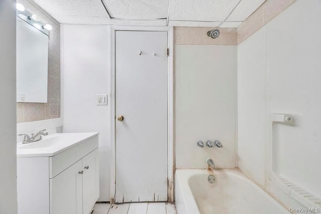 532 Park Avenue, Centereach, NY 11720