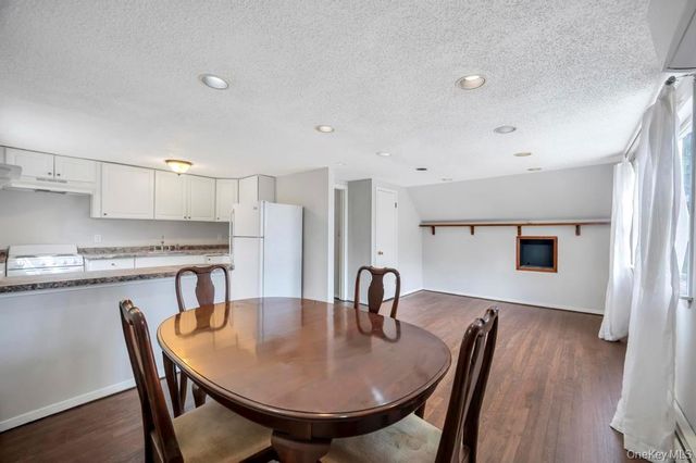 532 Park Avenue, Centereach, NY 11720