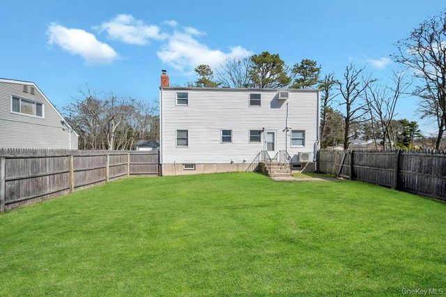 532 Park Avenue, Centereach, NY 11720